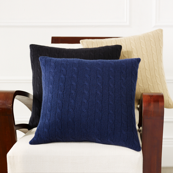 Ralph lauren couch 2025 pillows