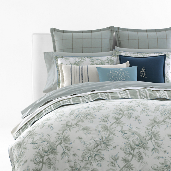 Julianne Bedding Collection