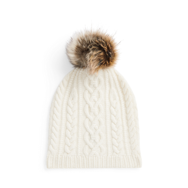 Gorro com pompom em lã e malha Aran